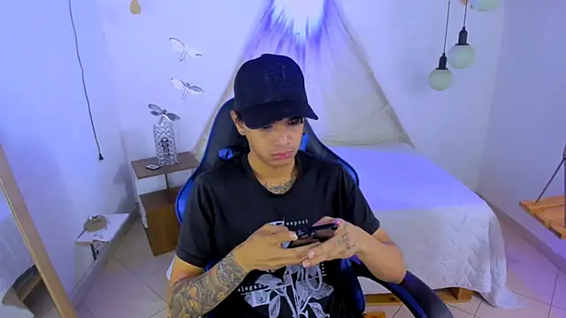 Snapshot of Brand_habes chatting on 11/25/25, 11:21 Brand habes online show from 11/25/25, 11:21