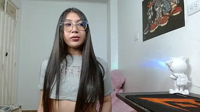 Snapshot of tifanny-squirt chatting on 10/20/25, 03:56 tifanny-squirt online show from 10/20/25, 03:56