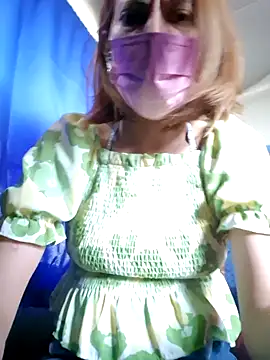 Lunababymylove online show from 02/08/25, 09:36