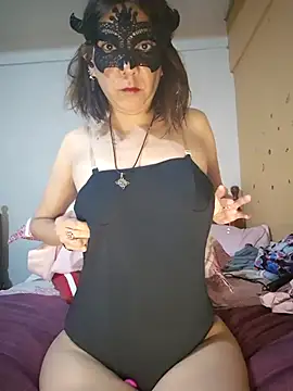 Lunababymylove online show from 09/28/25, 01:23