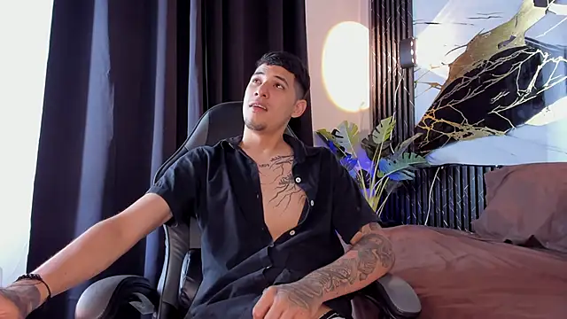 kyle smithxx online show from 12/13/25, 10:27