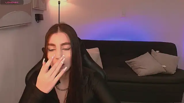 DolcieElliot online show from 10/21/25, 09:14