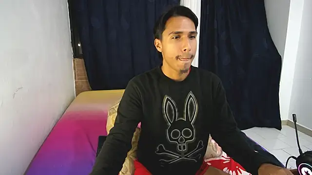 Snapshot of michaelhotbbc chatting on 02/04/26, 02:50 michaelhotbbc online show from 02/04/26, 02:50