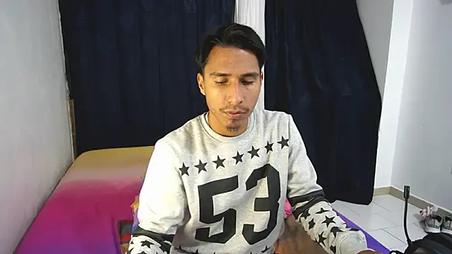 Snapshot of michaelhotbbc chatting on 02/01/26, 04:11 michaelhotbbc online show from 02/01/26, 04:11