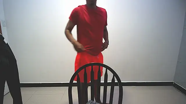 Snapshot of michaelhotbbc chatting on 09/25/25, 03:34 michaelhotbbc online show from 09/25/25, 03:34