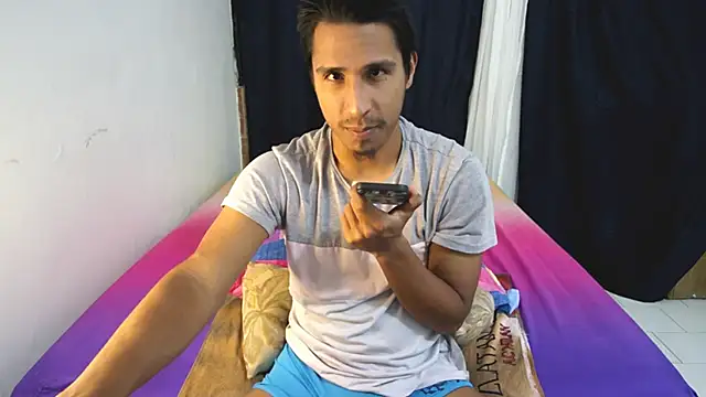 Snapshot of michaelhotbbc chatting on 11/24/25, 04:45 michaelhotbbc online show from 11/24/25, 04:45