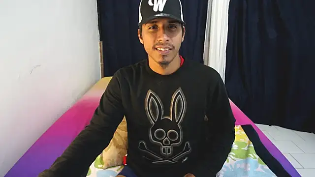 Snapshot of michaelhotbbc chatting on 11/27/25, 04:13 michaelhotbbc online show from 11/27/25, 04:13