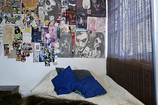 LennaTurnerr online show from 04/23/26, 07:26