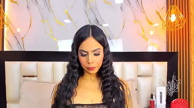 GiahDaniels online show from 02/04/25, 04:48