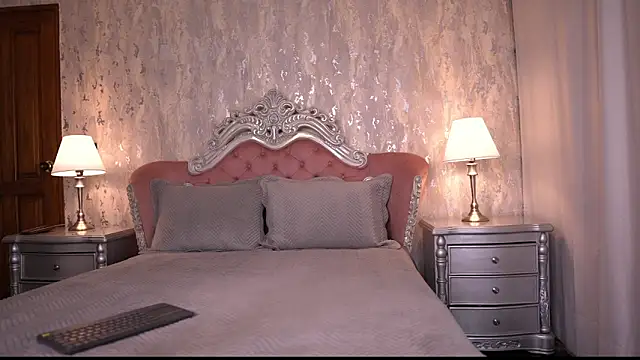 Snapshot of AngelineConnor chatting on 09/26/25, 11:00 AngelineConnor online show from 09/26/25, 11:00