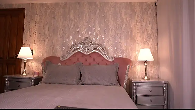 Snapshot of AngelineConnor chatting on 10/03/25, 11:06 AngelineConnor online show from 10/03/25, 11:06