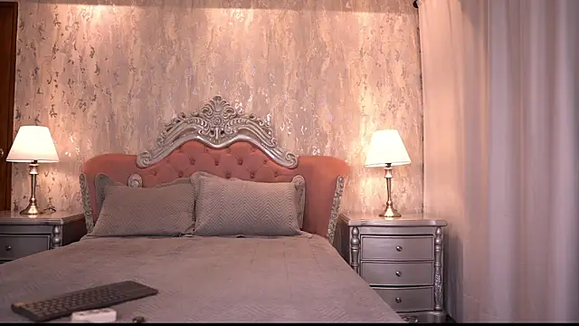 Snapshot of AngelineConnor chatting on 09/17/25, 10:12 AngelineConnor online show from 09/17/25, 10:12