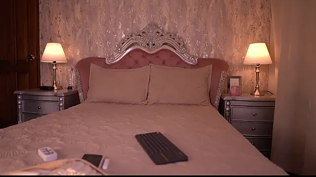AngelineConnor online show from 05/14/26, 09:45