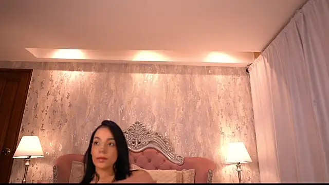 AngelineConnor online show from 11/14/25, 10:35