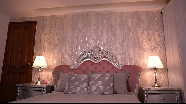 AngelineConnor online show from 11/01/25, 11:09