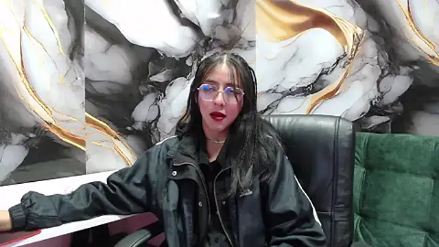 Snapshot of ling_ling24 chatting on 02/06/25, 03:48 ling ling24 online show from 02/06/25, 03:48