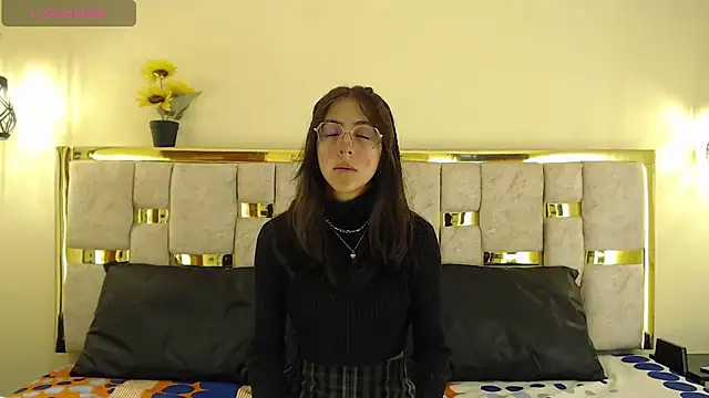 Snapshot of ling_ling24 chatting on 03/18/25, 03:12 ling ling24 online show from 03/18/25, 03:12