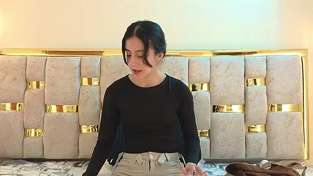 Snapshot of ling_ling24 chatting on 12/02/25, 03:19 ling ling24 online show from 12/02/25, 03:19