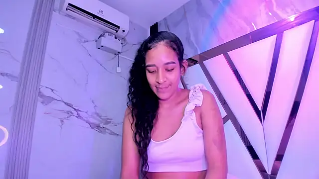 Snapshot of amberr_sweett69 chatting on 04/09/26, 06:19 amberr sweett69 online show from 04/09/26, 06:19