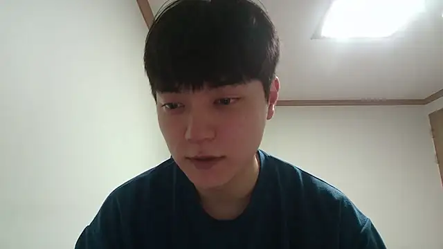 Snapshot of dhwisydy chatting on 04/12/26, 02:48 dhwisydy online show from 04/12/26, 02:48