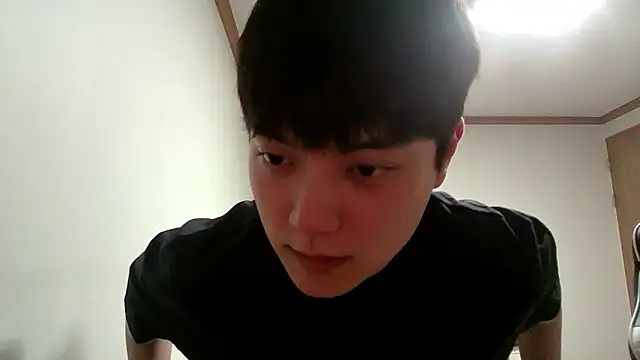 Snapshot of dhwisydy chatting on 04/14/26, 03:06 dhwisydy online show from 04/14/26, 03:06