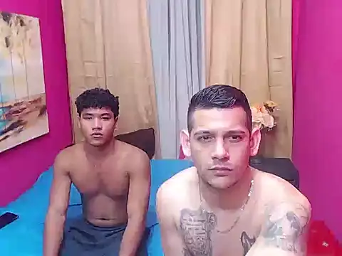 hugecocks hot online show from 01/08/26, 12:49