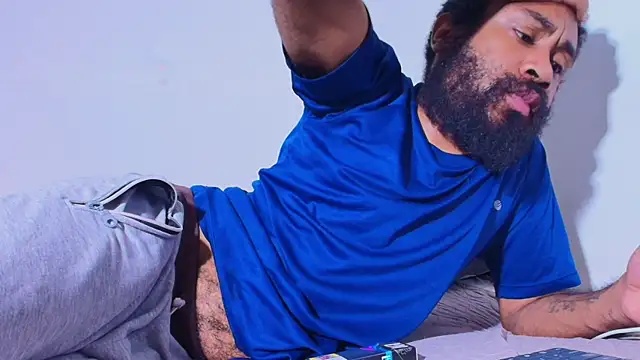 KaelMoreau online show from 04/15/26, 12:32