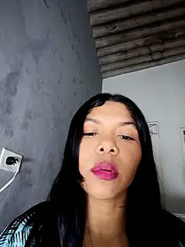 DIORA Latina online show from 02/05/26, 05:47