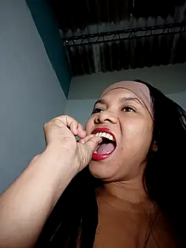 DIORA Latina online show from 01/11/26, 06:37