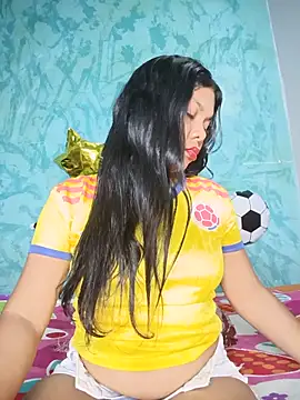Snapshot of DIORA_Latina chatting on 06/19/26, 03:23 DIORA Latina online show from 06/19/26, 03:23