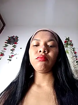 DIORA Latina online show from 10/20/25, 04:14