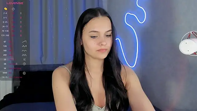 Snapshot of _Sweetie_ chatting on 02/05/25, 05:31 Sweetie online show from 02/05/25, 05:31