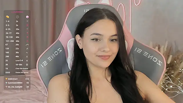 Snapshot of _Sweetie_ chatting on 03/18/25, 05:12 Sweetie online show from 03/18/25, 05:12
