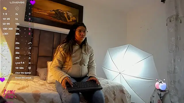 Vahiolet smith online show from 02/22/26, 04:59