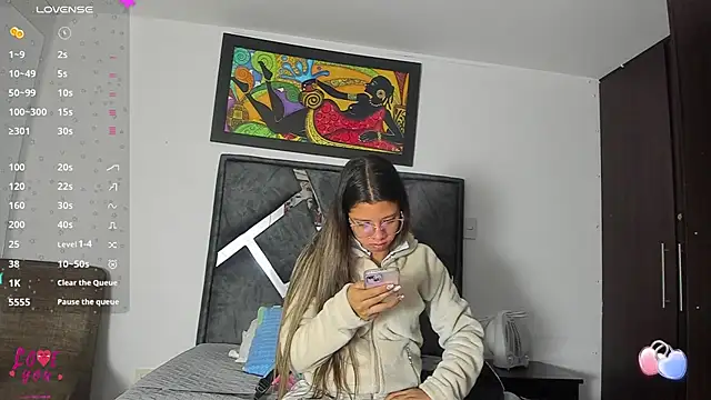 Snapshot of Vahiolet_smith chatting on 10/28/25, 02:45 Vahiolet smith online show from 10/28/25, 02:45