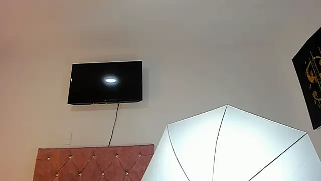 Vahiolet smith online show from 01/06/26, 03:43