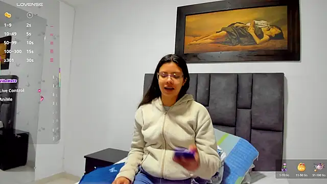 Snapshot of Vahiolet_smith chatting on 06/19/26, 03:23 Vahiolet smith online show from 06/19/26, 03:23