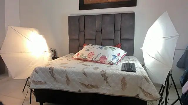 Vahiolet smith online show from 03/10/26, 03:10