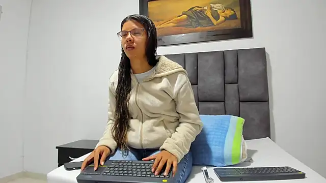 Vahiolet smith online show from 04/15/26, 03:23