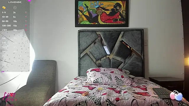 Snapshot of Vahiolet_smith chatting on 11/04/25, 03:21 Vahiolet smith online show from 11/04/25, 03:21