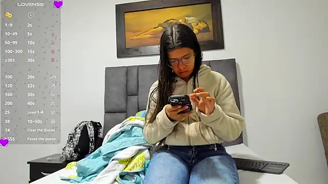 Vahiolet smith online show from 04/16/26, 03:18