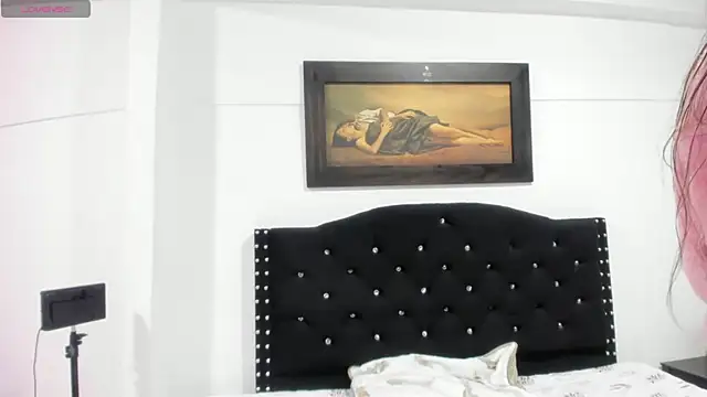 Snapshot of Vahiolet_smith chatting on 11/26/25, 02:00 Vahiolet smith online show from 11/26/25, 02:00