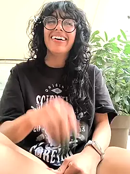 Snapshot of Fun_Everywhere chatting on 12/11/24, 06:42 Fun Everywhere online show from 12/11/24, 06:42