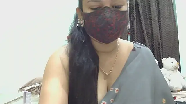 Snapshot of payal_sharma1 chatting on 07/17/26, 06:21 payal sharma1 online show from 07/17/26, 06:21