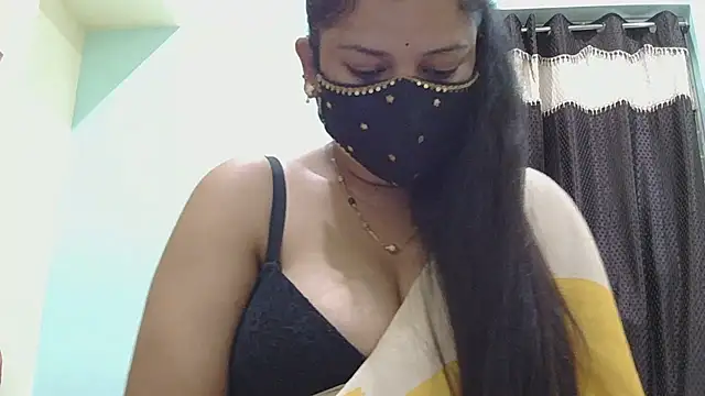Snapshot of payal_sharma1 chatting on 06/20/26, 06:29 payal sharma1 online show from 06/20/26, 06:29