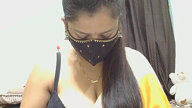 Snapshot of payal_sharma1 chatting on 07/13/26, 06:02 payal sharma1 online show from 07/13/26, 06:02