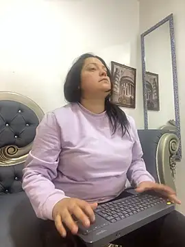 Snapshot of KataleyaStiward chatting on 12/20/25, 12:30 KataleyaStiward online show from 12/20/25, 12:30