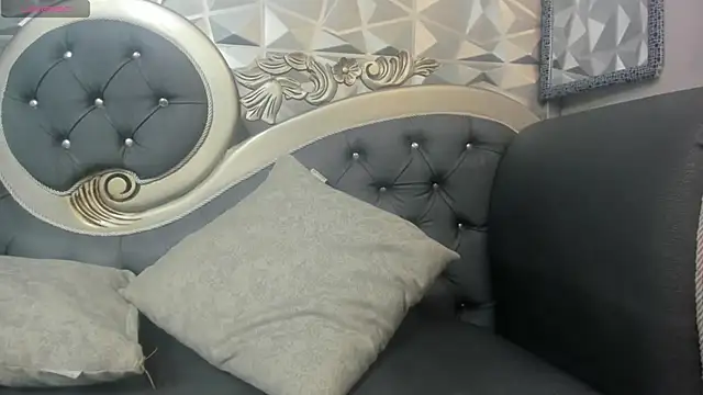 Snapshot of KataleyaStiward chatting on 02/10/25, 04:04 KataleyaStiward online show from 02/10/25, 04:04