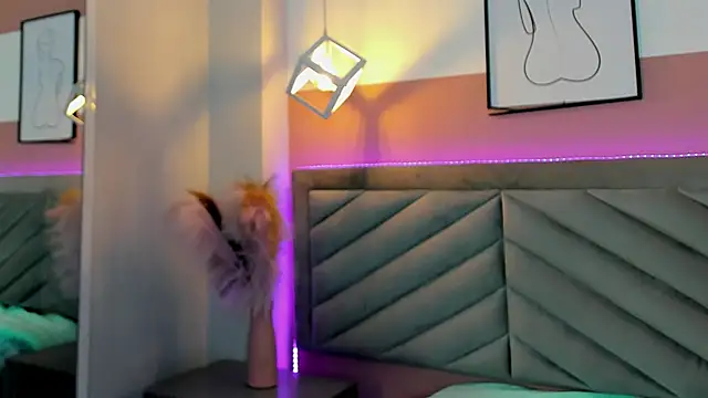 Snapshot of Ary_thompson__ chatting on 04/10/26, 12:23 Ary thompson online show from 04/10/26, 12:23