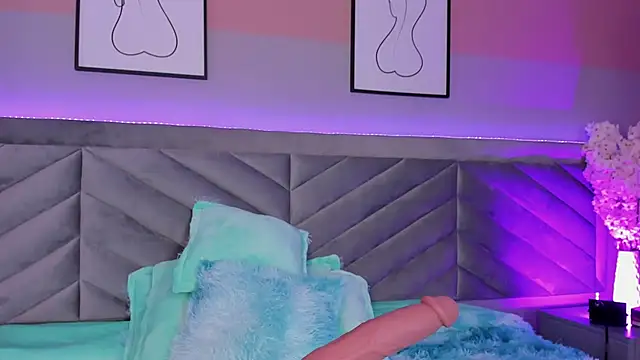 Snapshot of Ary_thompson__ chatting on 12/20/24, 11:26 Ary thompson online show from 12/20/24, 11:26